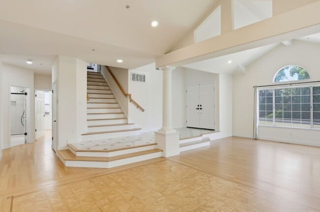 Building Photo - Beautiful 4-Bedroom 3-Bathroom Sunnyvale Home