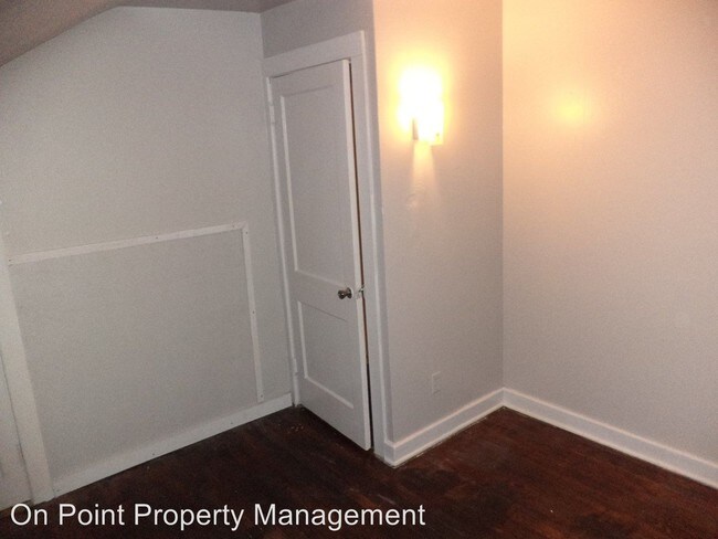 Foto del edificio - 2 br, 1 bath Apartment - 217 N. 1st St.