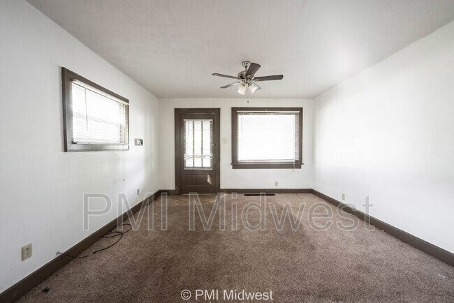 Building Photo - 703 S Bosart Ave