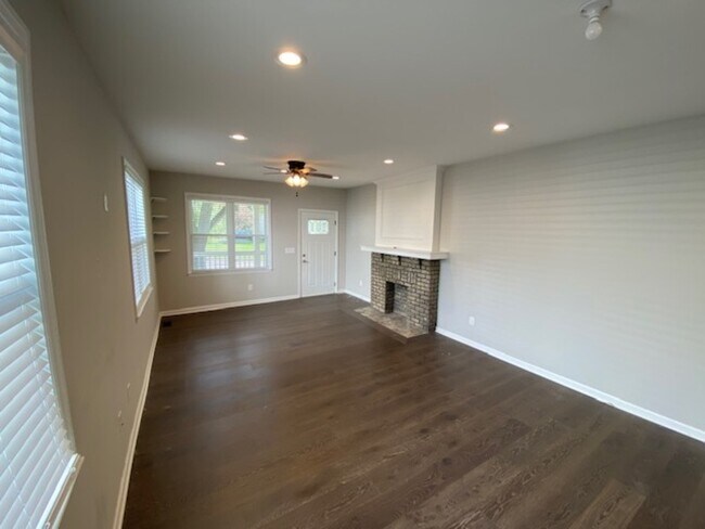 Building Photo - 2869 Findley Ave