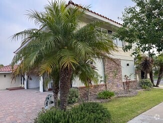 Building Photo - 302 Portland Cir
