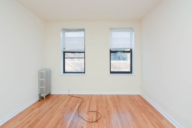 Building Photo - 2737 N Spaulding Ave