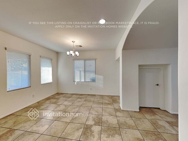Building Photo - 1265 E Palomino Way