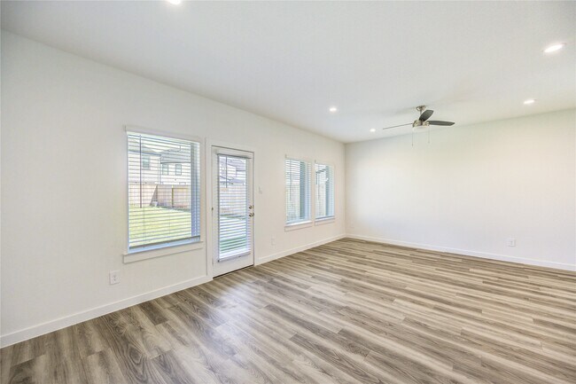 Foto del edificio - 2907 Crown Gate Dr