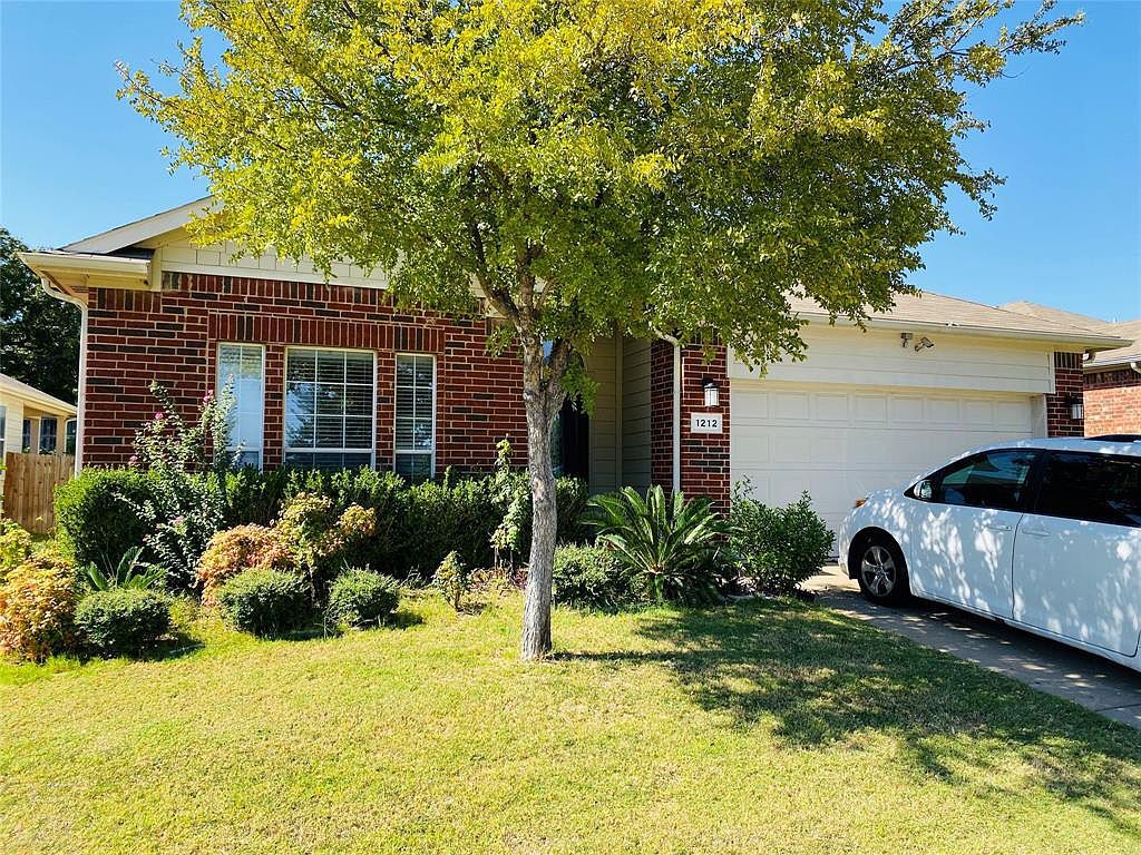 1212 Redcloud Dr, Fort Worth, TX 76120 House Rental in Fort Worth, TX