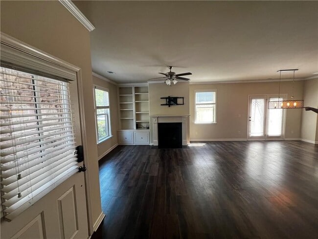 Foto del edificio - 750 Village Field Ct NW