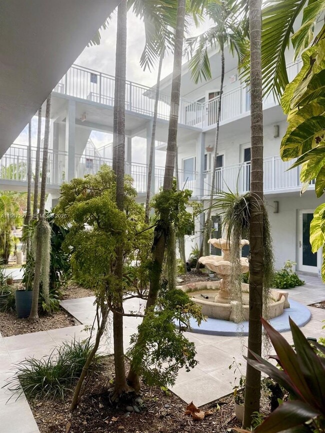Foto del edificio - 2430 NE 135th St