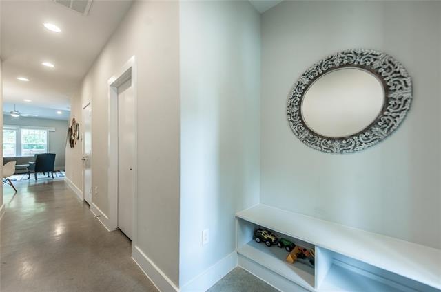 Building Photo - 971 Bassett Pl