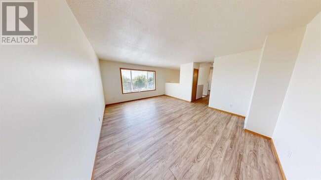 Building Photo - 9313 107 Ave