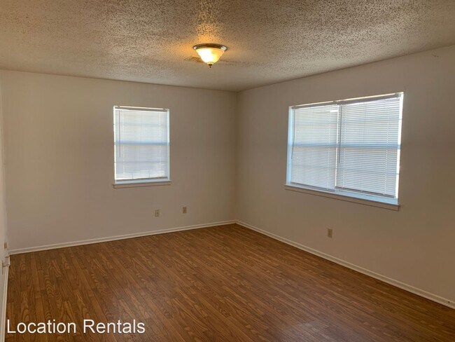 Foto del edificio - 1 br, 1 bath House - 220 Polk Avenue