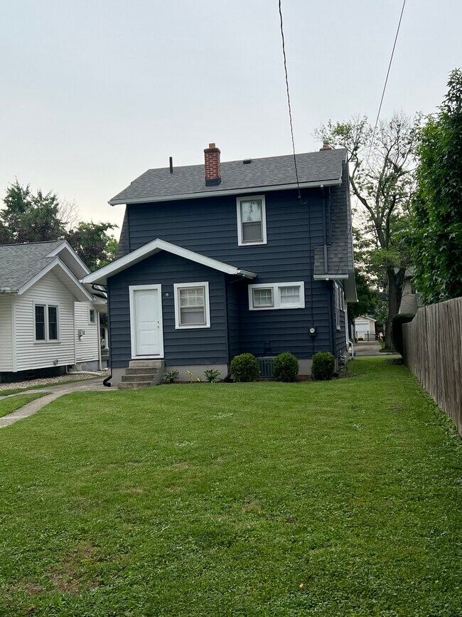 Rear yard - 337 Monteray Ave