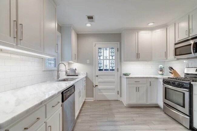 Foto del edificio - Updated 3-Bedroom Home in High Point Terrace – NOT FULLY FURNISHED