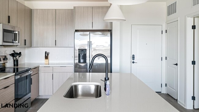 Building Photo - 13450 Perdido Key Dr