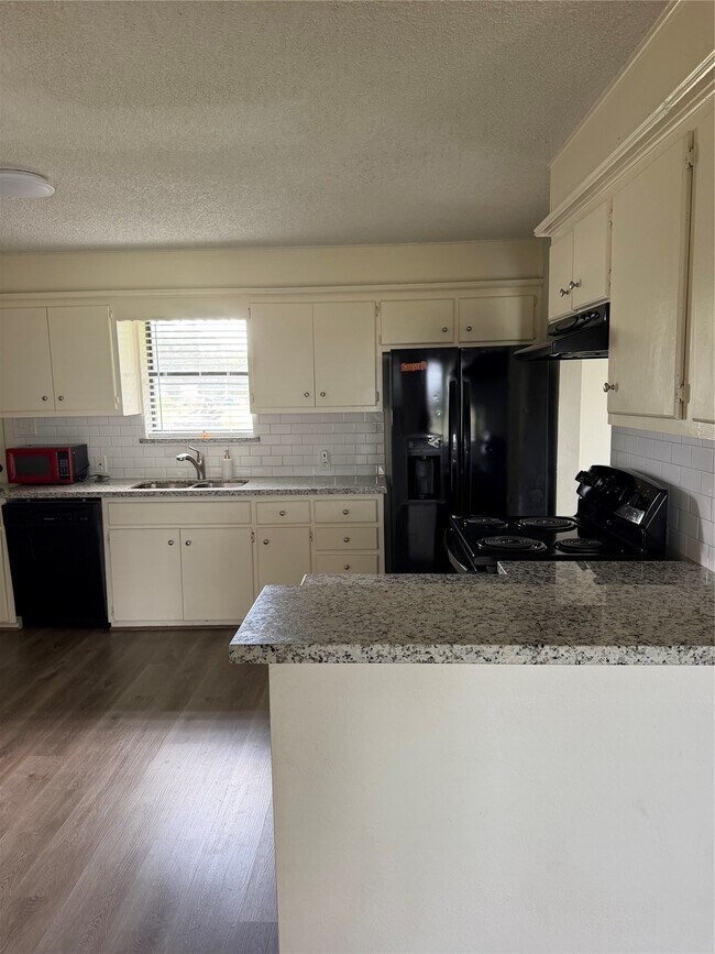 Foto del edificio - 151 Country Oaks St