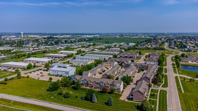 Building Photo - 3600 SE Glenstone Dr