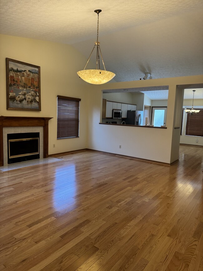 Building Photo - 3608 Newell Dr