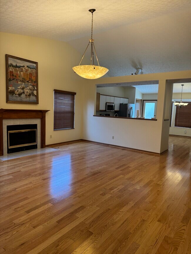 Foto del edificio - 3608 Newell Dr