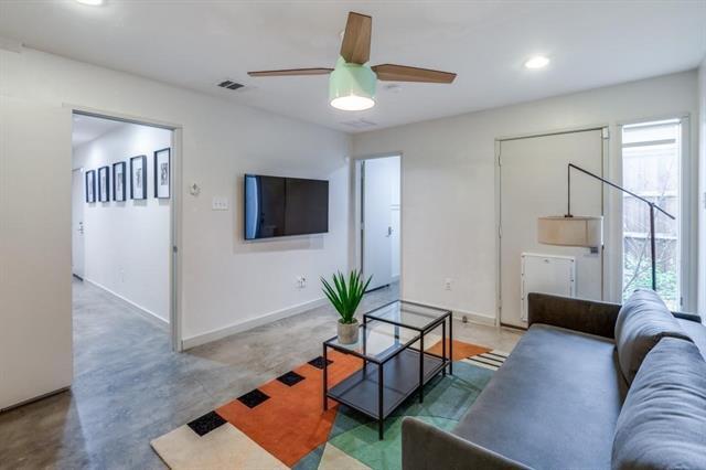 Foto del edificio - 4931 Hornsby Pl