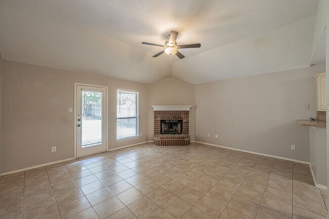 Foto del edificio - Lovely 3 bedroom, 2 bath home in The Lakes...