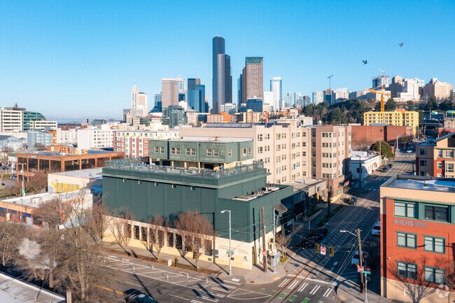Building Photo - 701 8th Ave S