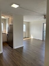 Building Photo - 509 University Ave
