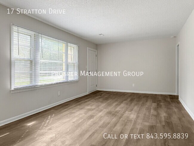 Foto del edificio - 17 Stratton Dr