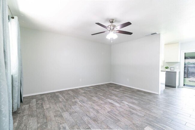 Foto del edificio - 1515 Glenmeadows Dr
