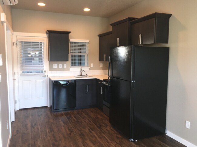 Foto del edificio - 1575 NE Rumgay Ln