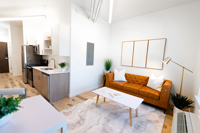 Área de estar - Urban Loft Co. Conway- All Utilities Included