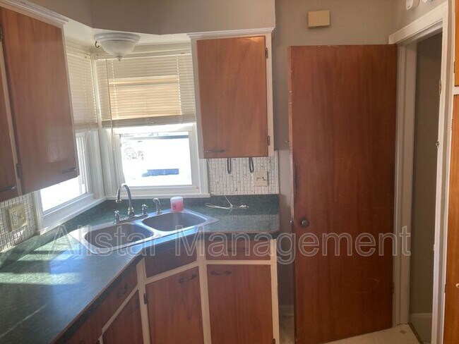 Building Photo - 870 Frederick Blvd