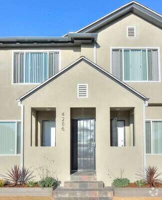 Building Photo - 4286 S Hobart Blvd