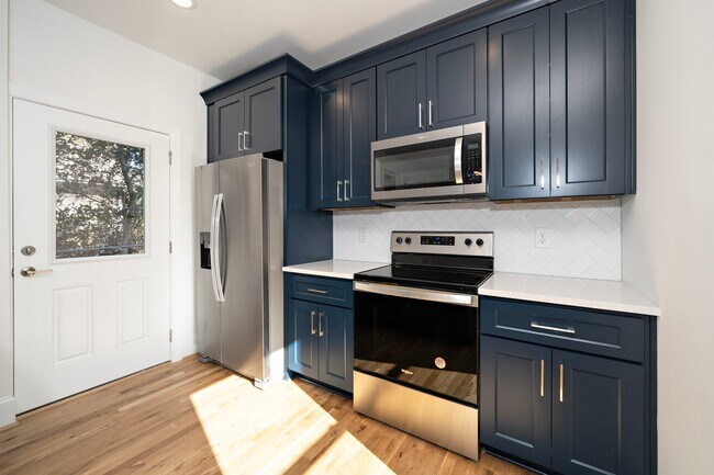 Building Photo - 4106 Garland Dr
