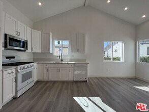 Building Photo - 8642 Baring Cross St