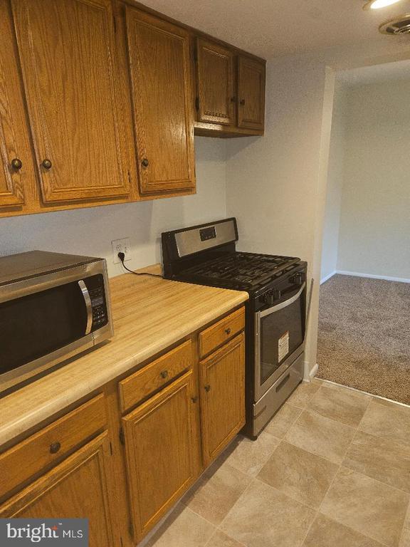 Building Photo - 326 Drummers Ln