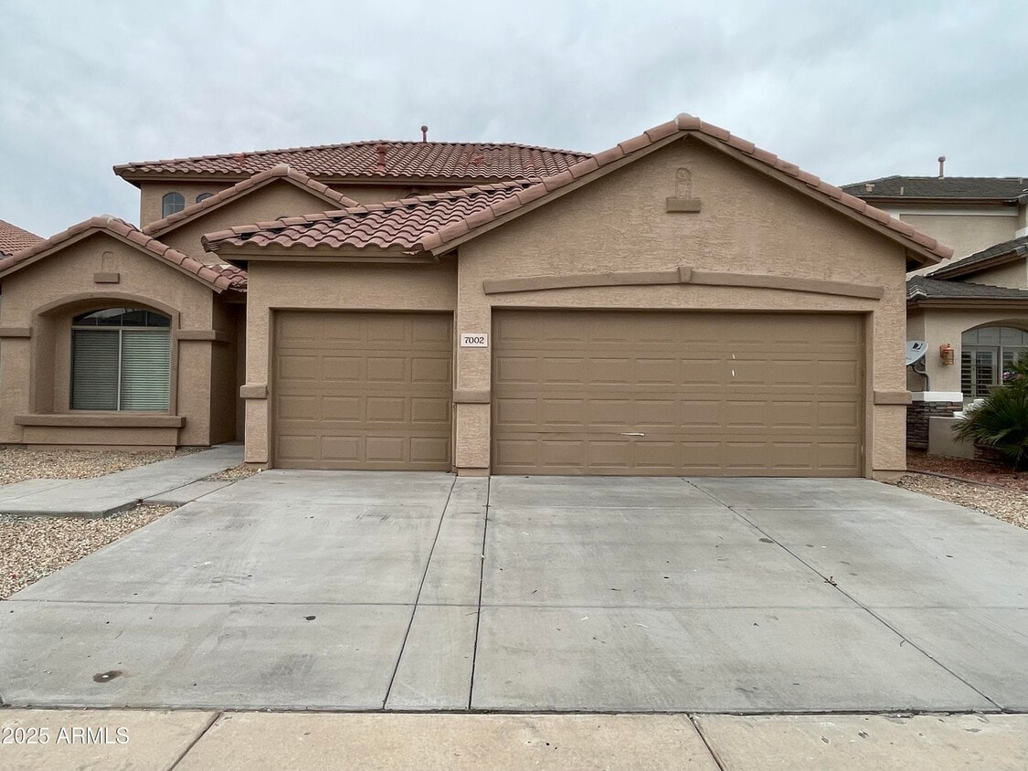 Primary Photo - 7002 S 57th Ave