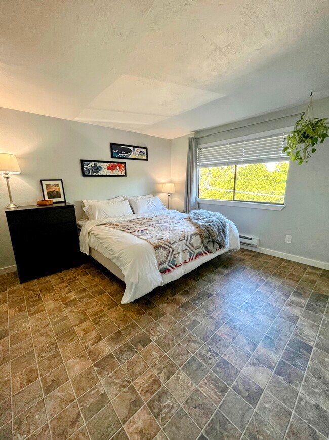 Bedroom 1 - 1725 N Callow Ave