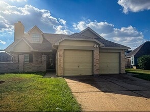 Building Photo - 2610 Lazy Spring Ct