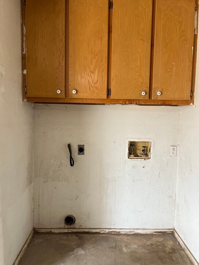 Building Photo - Available August 2024 - Friendship District!