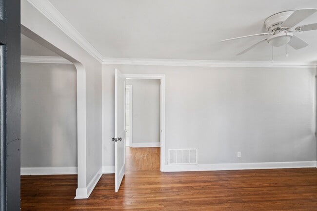 Building Photo - 3753 Friar Tuck Rd