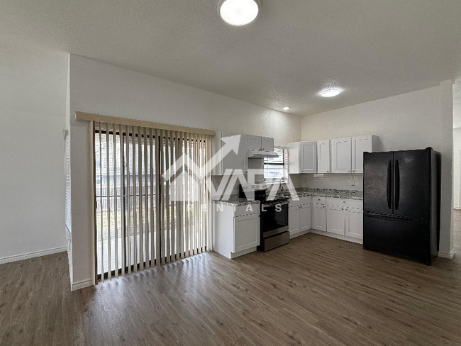 Foto del edificio - 8659 Serene Ridge Dr