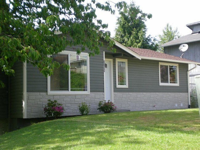 Building Photo - 6022 S Verde St