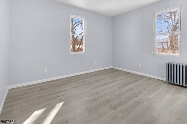 Building Photo - 918 Pennington St