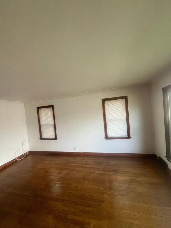 Foto del edificio - 5309 W Greenfield Ave