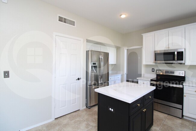 Foto del edificio - 16643 S 15th St