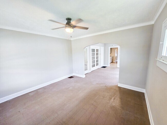 Foto del edificio - 519 - 521 N Sherman Drive