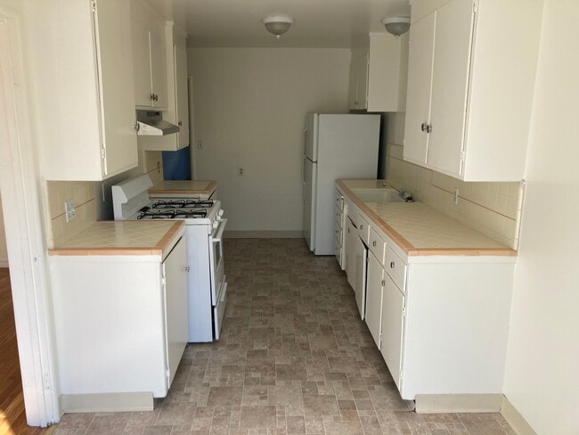 Building Photo - Sunny View Terrace