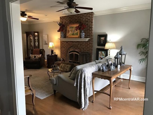 Foto del edificio - 15425 Woodstone Dr