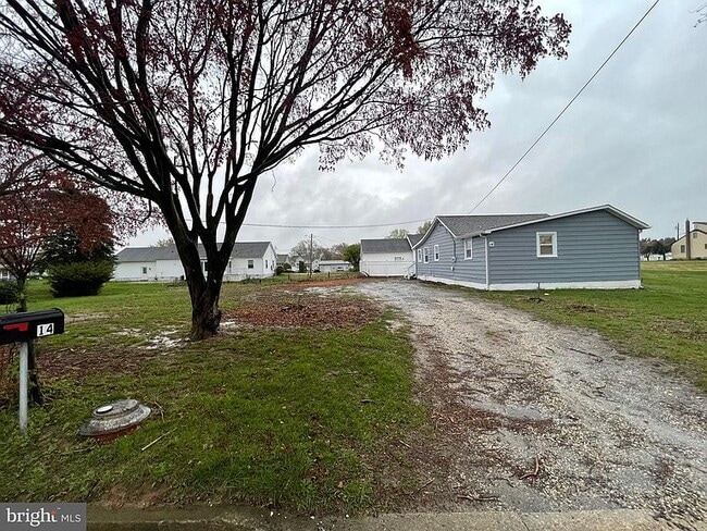 Building Photo - 14 Drexel Dr