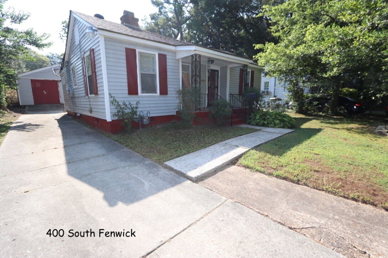 Foto principal - 1 block from Chickasaw Gardens