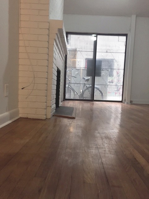 Primary Photo - 309 W 24th St